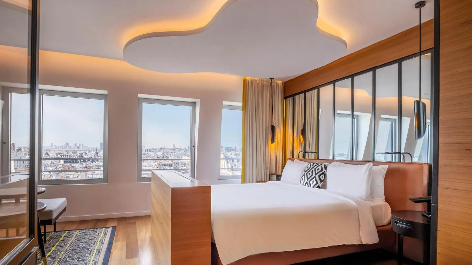 Renaissance Republique & 5* Paris