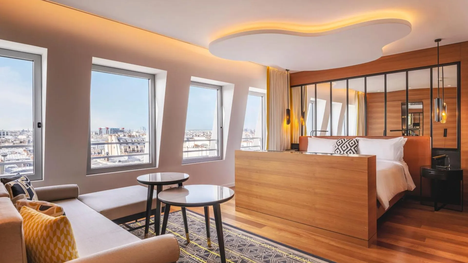 Renaissance Republique & Hotell