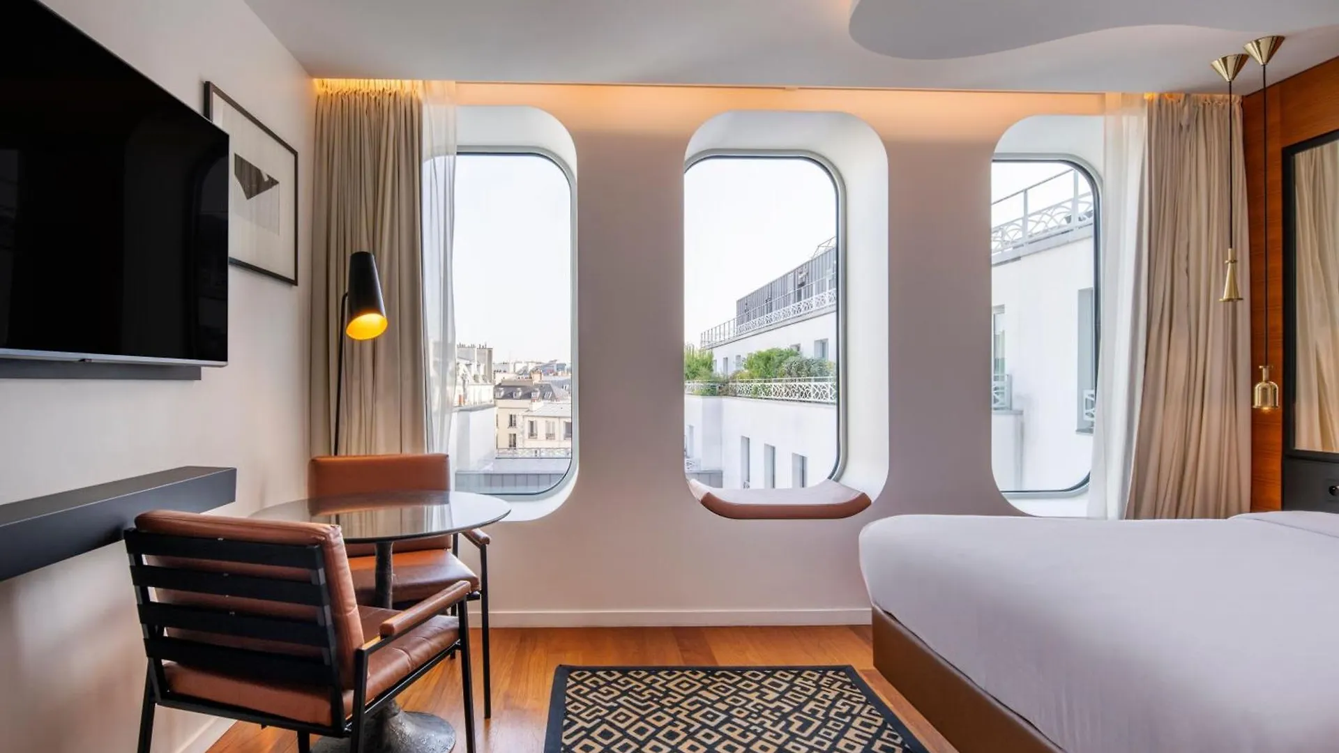 Renaissance Republique & 5* Paris