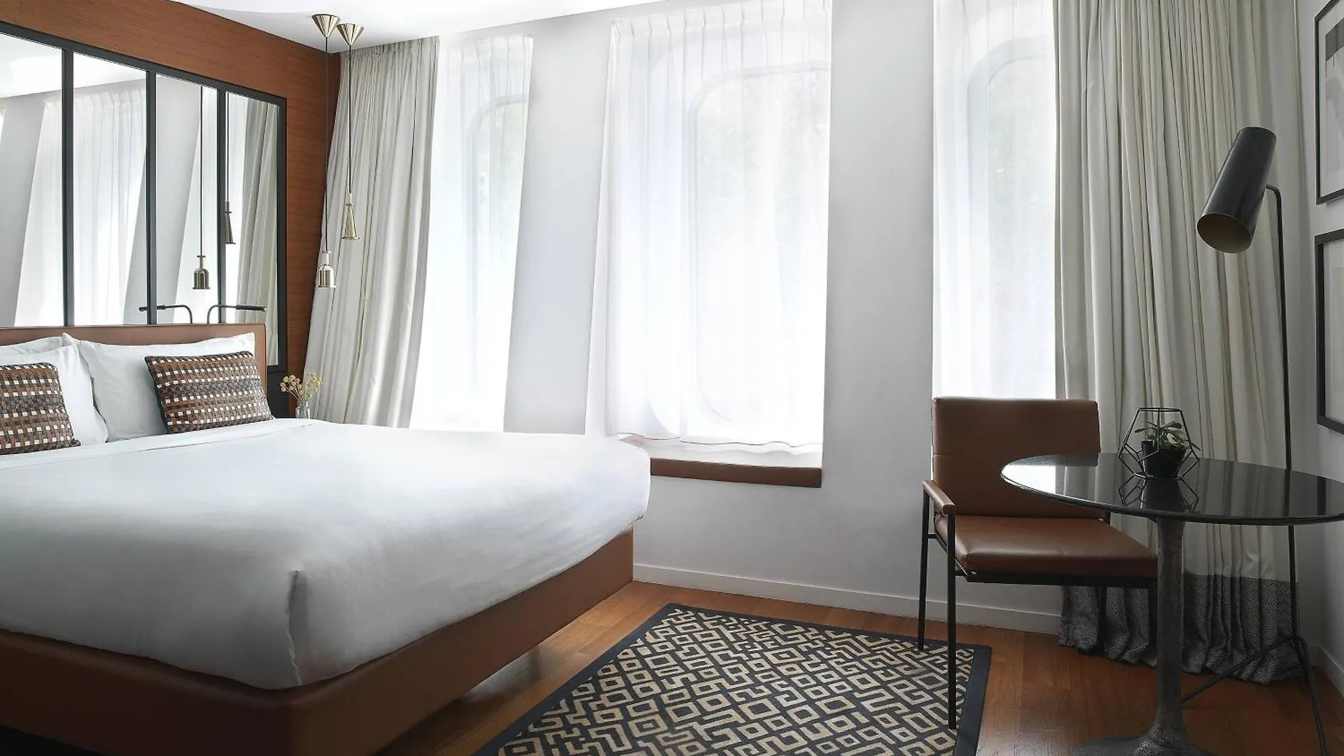 Hotel Renaissance Republique & Paris
