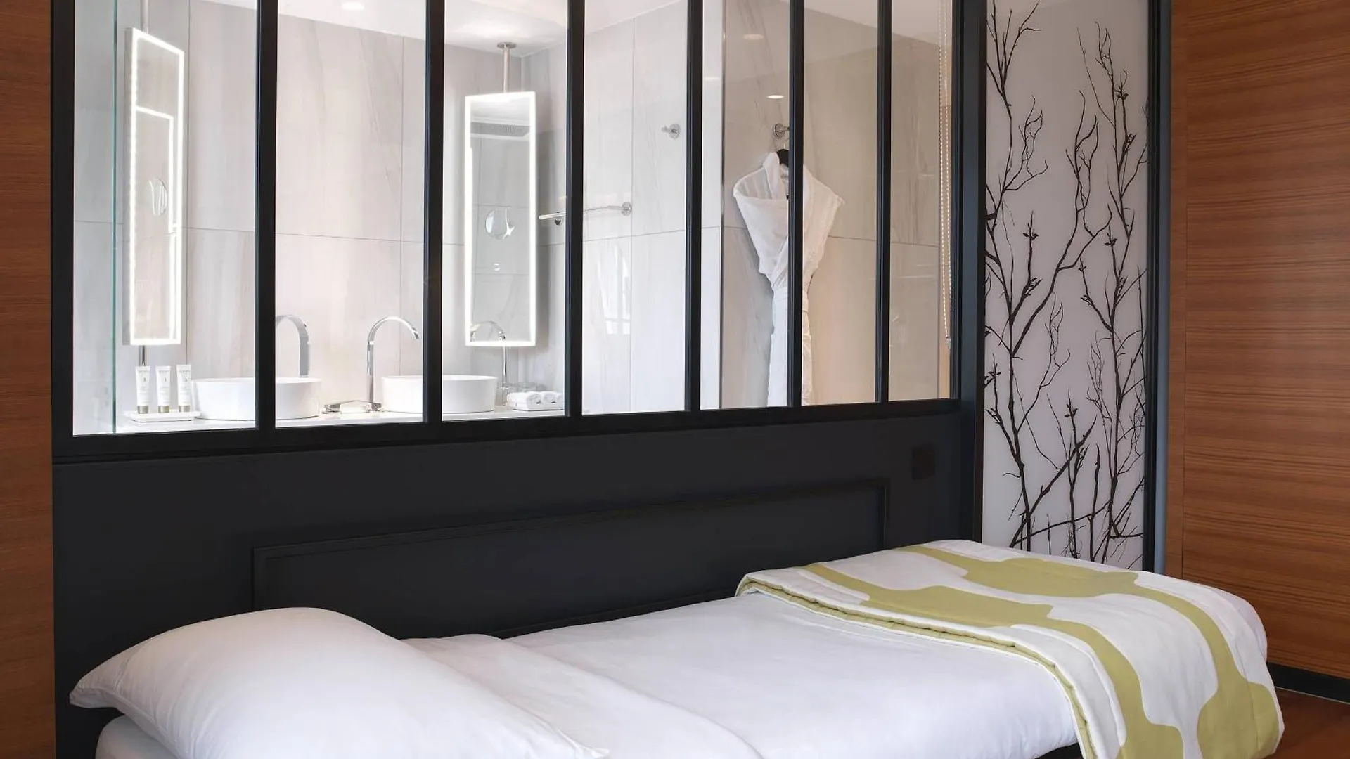 Renaissance Republique & 5* Paris