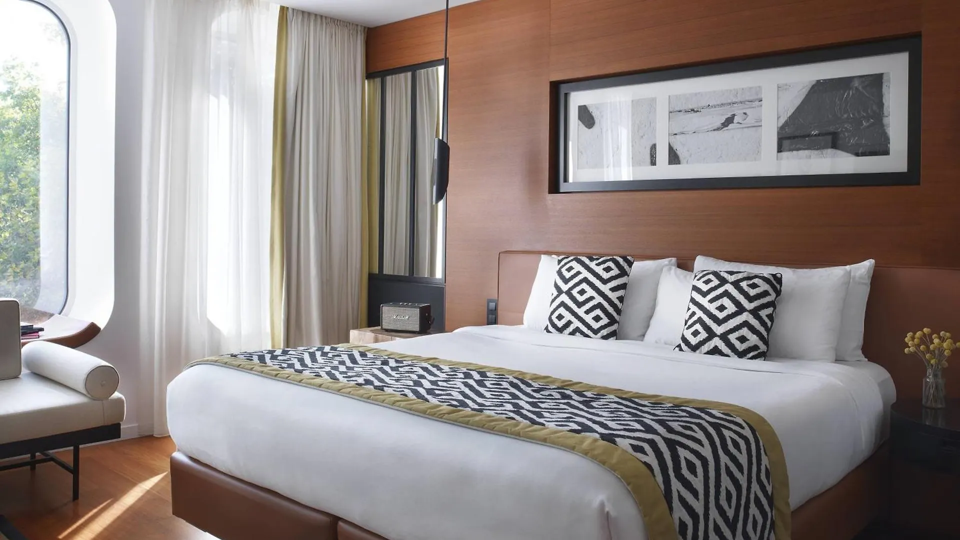 Renaissance Republique & Hotel Paris