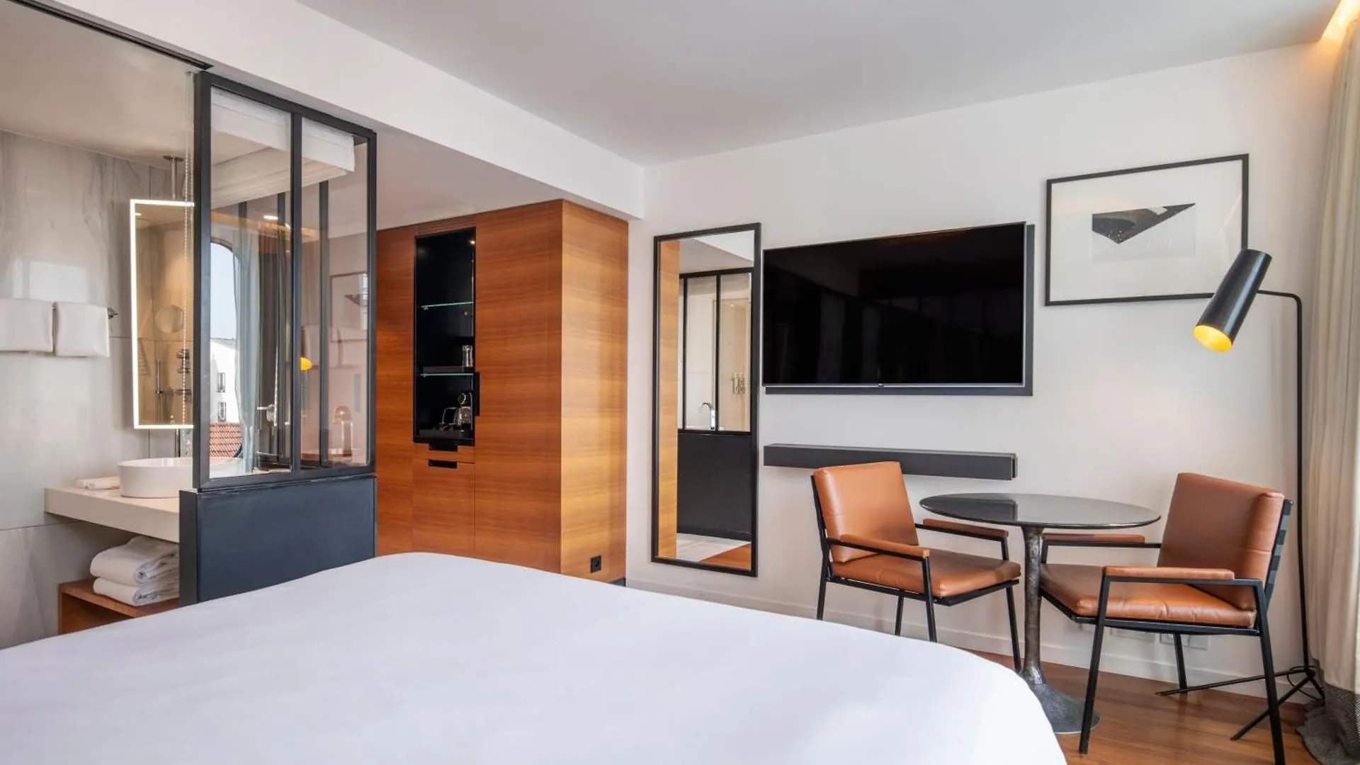 Hotel Renaissance Republique &