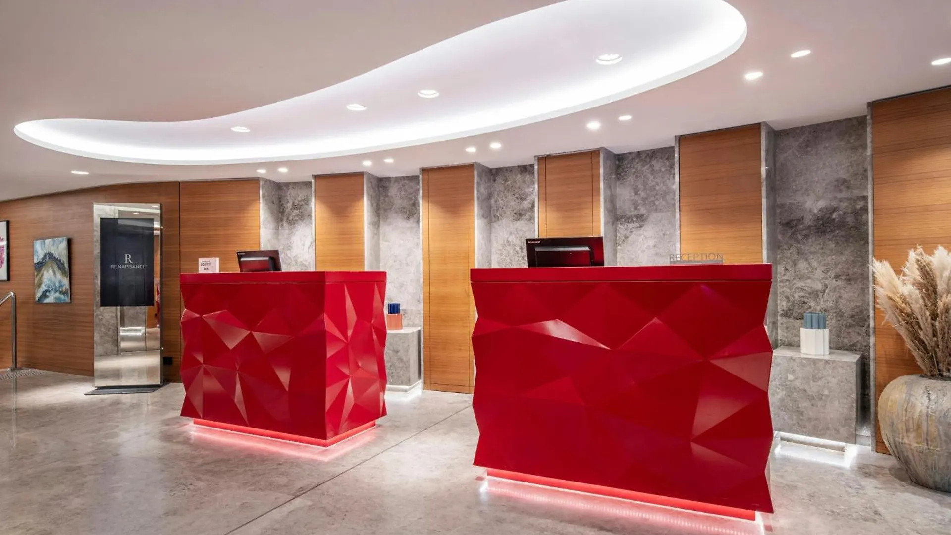 Hotel Renaissance Republique & Paris